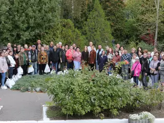 Ольга Бабенко забезпечила продуктовими наборами сім'ї загиблих військовослужбовців, ветеранів війни, пенсіонерів, багатодітні сім'ї та мешканців, які опинилися в складних життєвих обставинах.