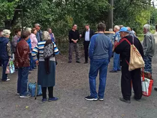 На том стоим