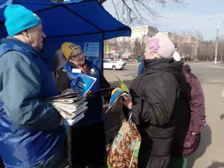 Хорошая традиция нашей команды - общение с людьми на улицах родного города