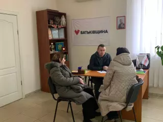 О цене газа и имущества. Горожане – на приеме депутата В. Годыны
