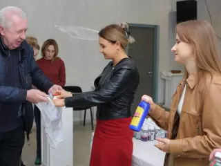 Ольга Бабенко надала вітаміни мешканцям Саксаганського району м.Кривого Рогу, що опинилися в складних життєвих обставинах