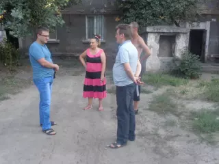 Галина Бакланова с помощником провели выездную встречу с жителями улицы Переяславской