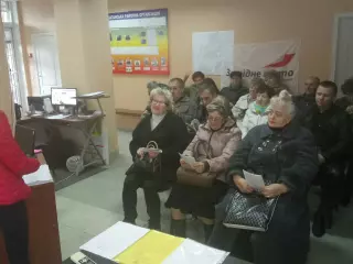 Активисты «ЗА РІДНЕ МІСТО» поблагодарили за ремонт подъезда