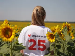 «Батьківщина» у своє 25-річчя відправила на фронт 25 вантажів гуманітарної та військової допомоги