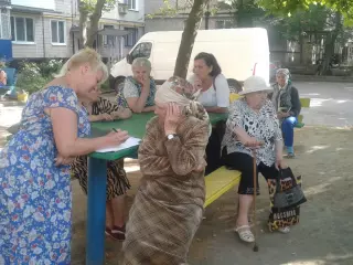 Леся Стрембицкая провела выездную встречу с жильцами домов 130 и 132 по улице Сергея Колачевского