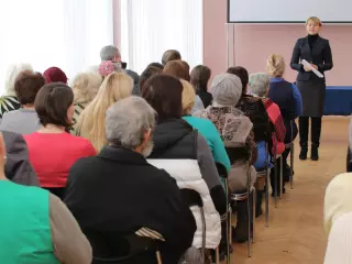 В Центрально-Городском территориальном центре социального обслуживания населения состоялась встреча руководителя депутатской группы ВО «Батьківщина» в Криворожском городском совете Ольги Баб