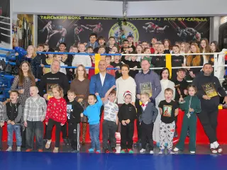 Голова ГО «За рідне місто»  Ольга Бабенко привітала спортсменів із вагомими досягненнями протягом 2025 року.