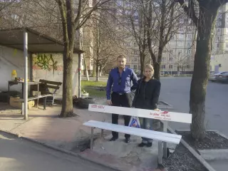 Володимир Хотькін встановив лавочку на Гірницькому.