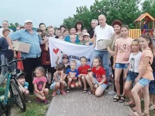 Летнее настроение. В Саксаганском районе прошел праздник мороженого
