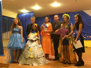 В школе №94 прошел конкурс «Мисс Осень-2017»
