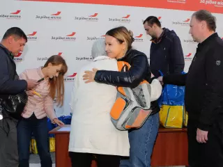 Ольга Бабенко надала продуктові набори сім'ям учасників бойових дій та криворіжцям Металургійного та Центрально-Міського районів, що опинилися в складних життєвих умовах