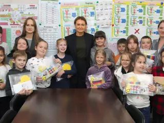 Смайл - це посмішка, яка народжується від серця.