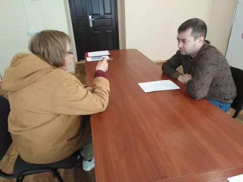 Розриті дороги, низька напруга, агресивні собаки. Питання прийому депутата Мірзояна