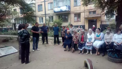 Депутати Покровського райради розповіли жителям району про роботу, проведену за їх зверненнями