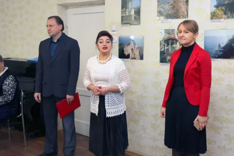 В очікуванні свята. Ольга Бабенко привітала колектив давніх друзів