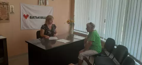 Ровные дороги, светлые улицы. С чем обращаются жители к депутатам