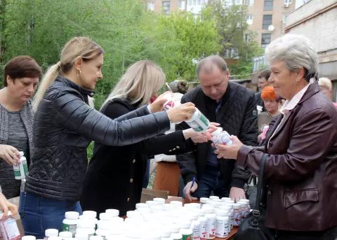 Соціально вразливі мешканці міста отримали вітамінні комплекси від Ольги Бабенко