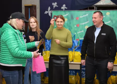 Ольга Бабенко надала продуктові набори сім'ям учасників бойових дій та криворіжцям Покровського та Тернівського районів, що опинилися в складних життєвих умовах