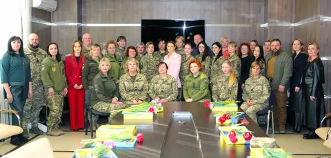 Ольга Бабенко привітала захисниць Кривого Рогу з нагоди Міжнародного жіночого дня