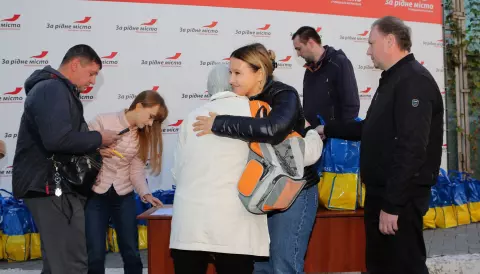 Ольга Бабенко надала продуктові набори сім'ям учасників бойових дій та криворіжцям Металургійного та Центрально-Міського районів, що опинилися в складних життєвих умовах